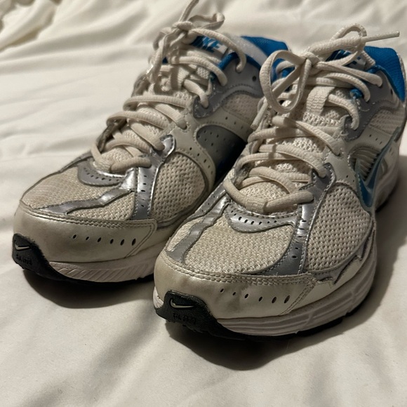 Nike women sneakers size 10 - Picture 7 of 12